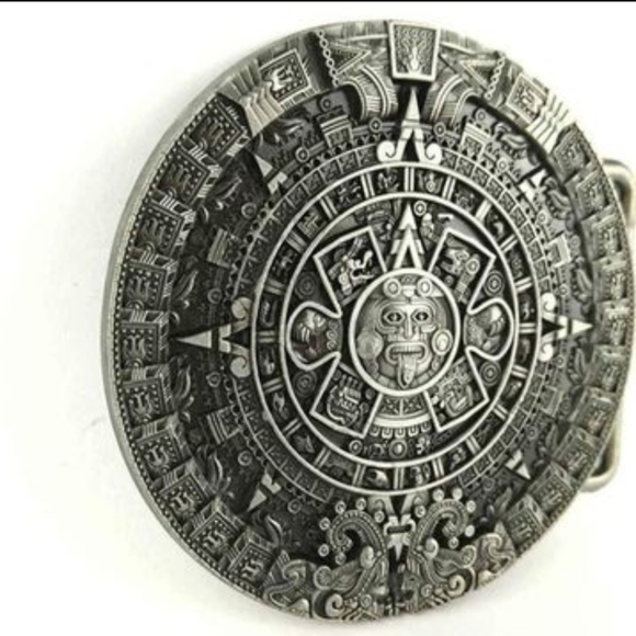 New Unique Detailed Aztec round silver Belt Buckle.Other AZTEC Buckles Available - Picture 2 of 3